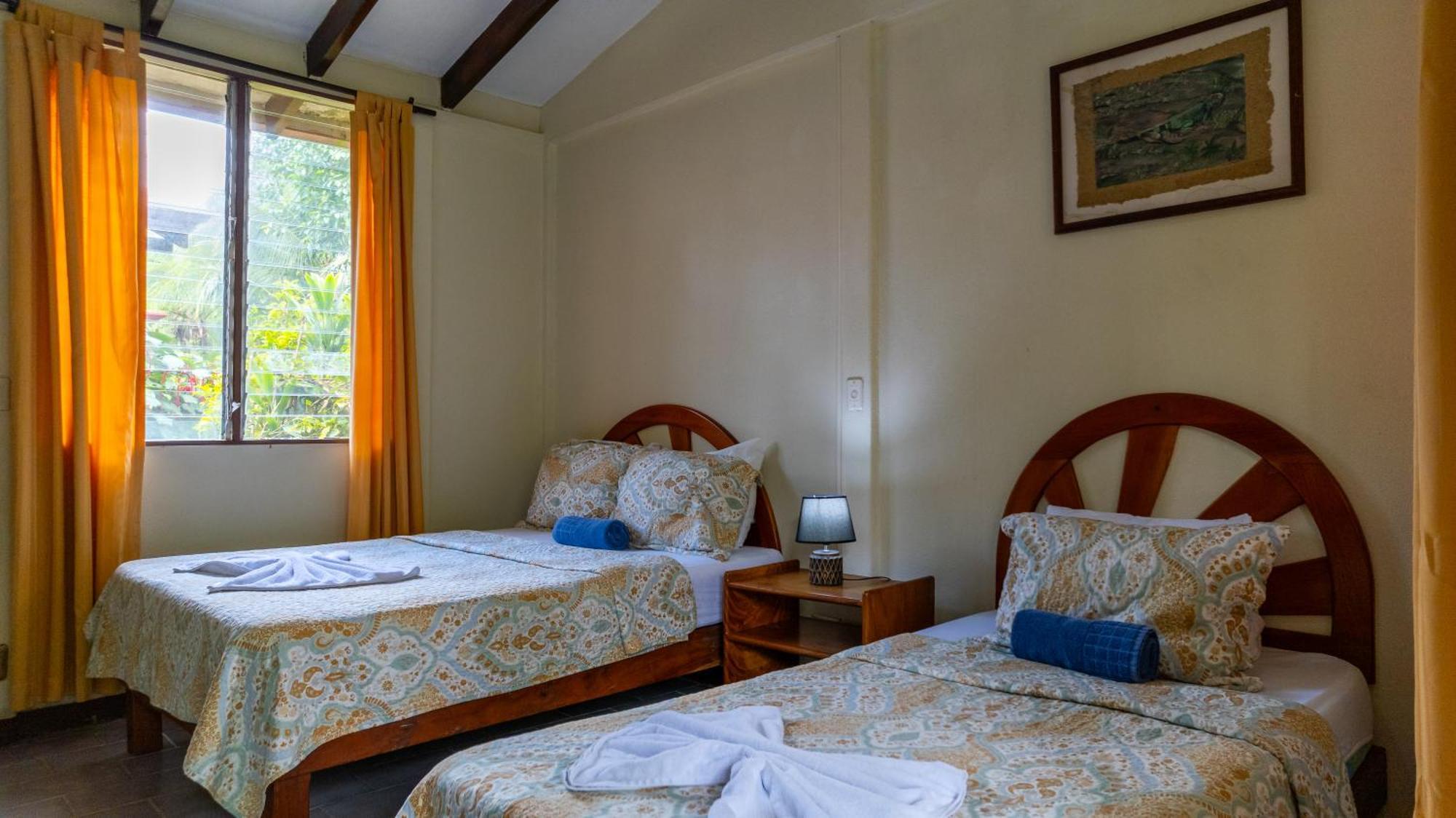 Diuwak Hotel Dominical Eksteriør billede