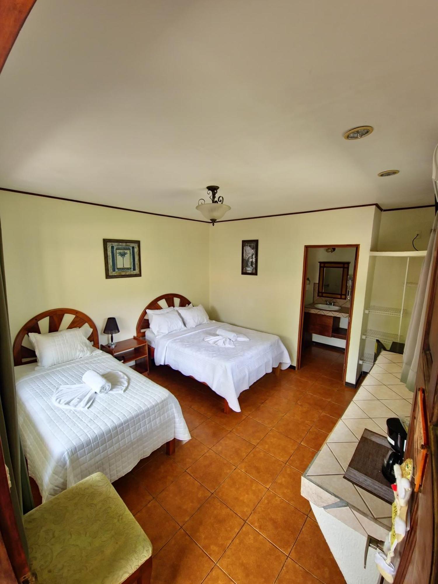 Diuwak Hotel Dominical Eksteriør billede