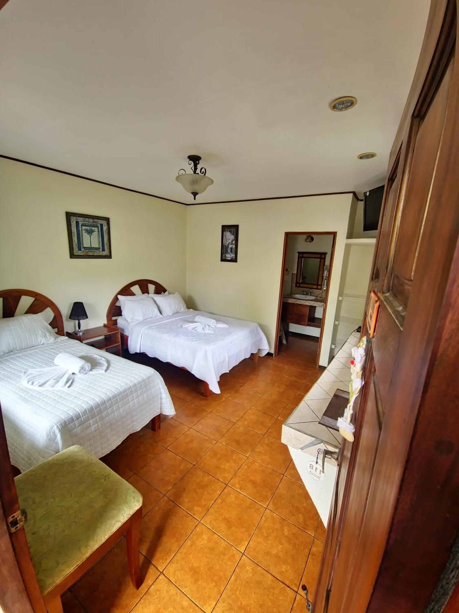 Diuwak Hotel Dominical Eksteriør billede