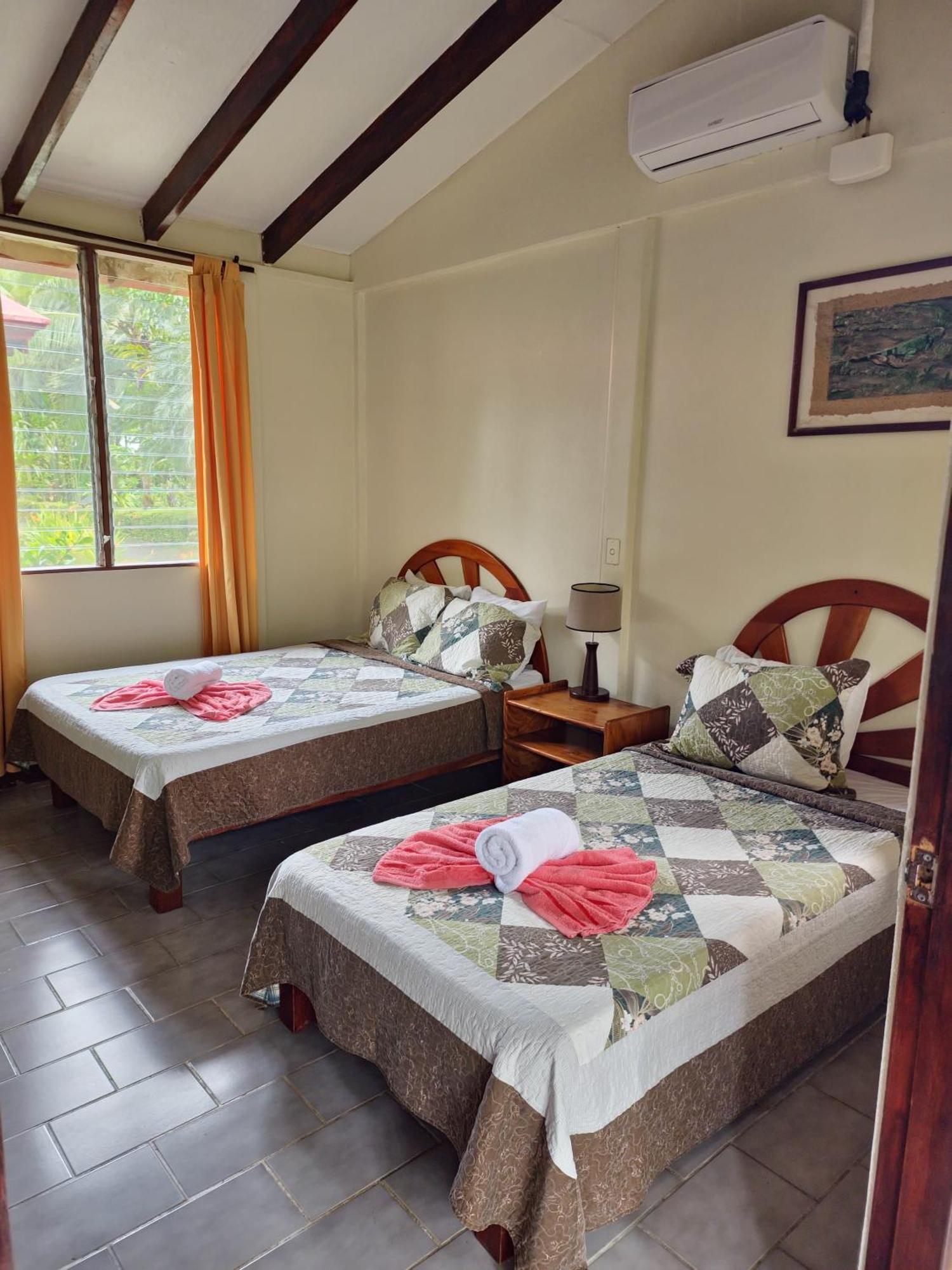 Diuwak Hotel Dominical Eksteriør billede